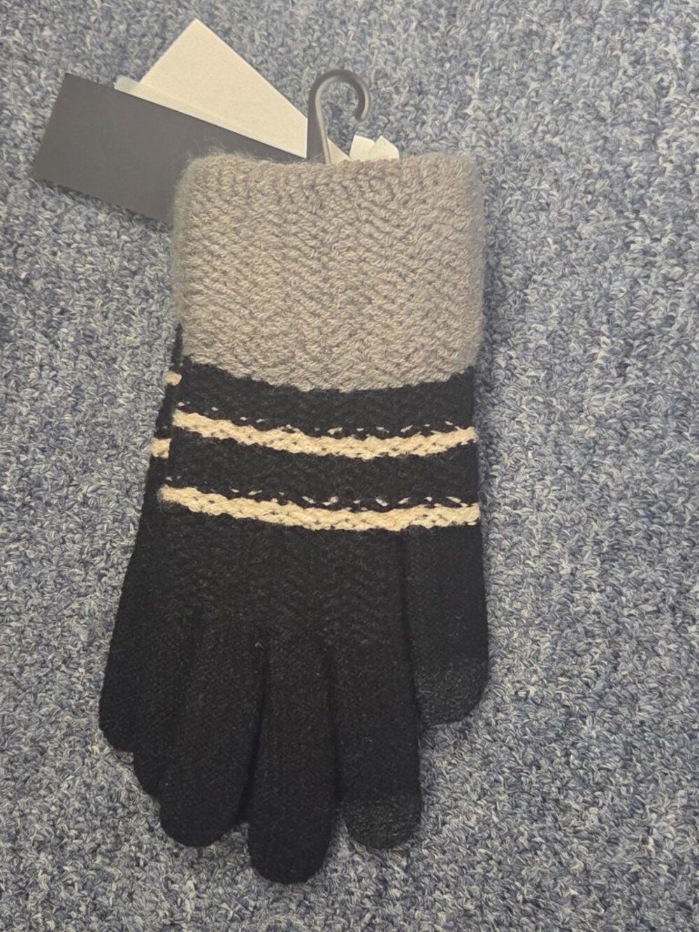 Women's NWT Steve Madden Touchscreen - Compatible Gloves